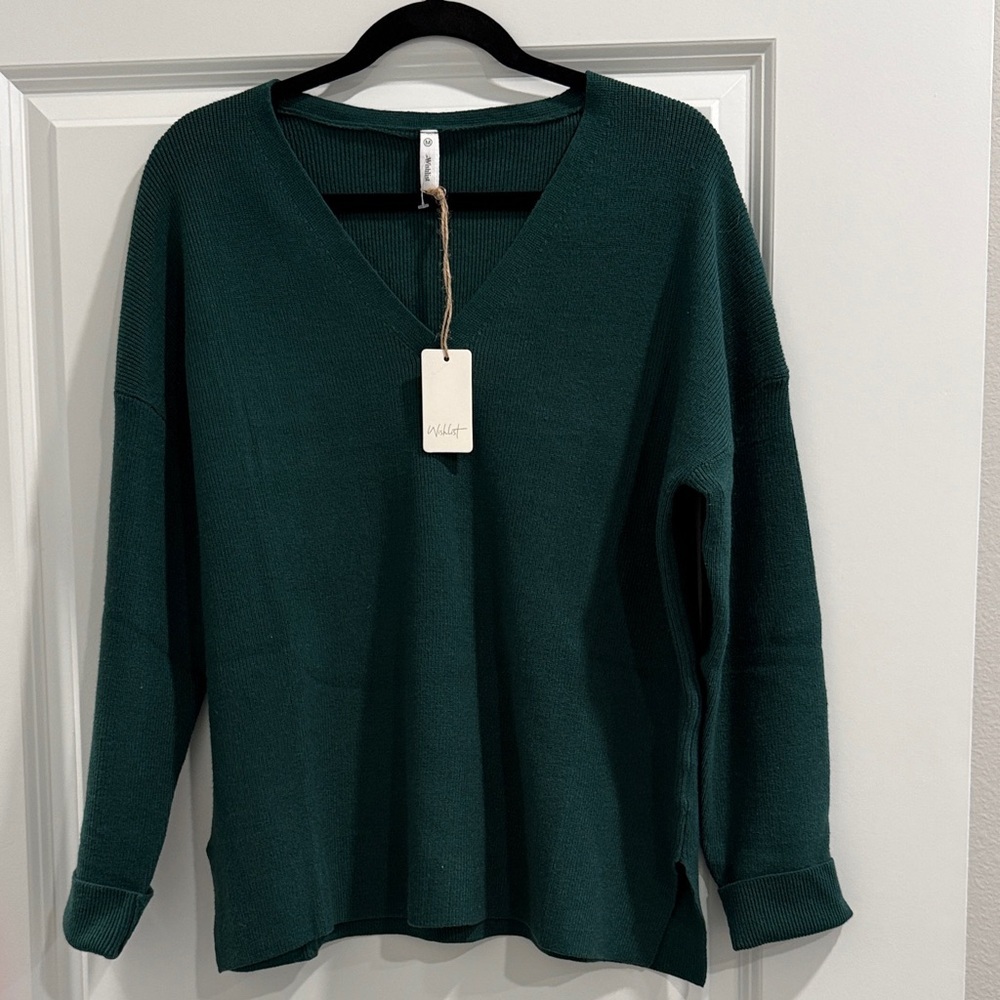 NWT Wishlist Green V-Neck Women's Sweater sz m